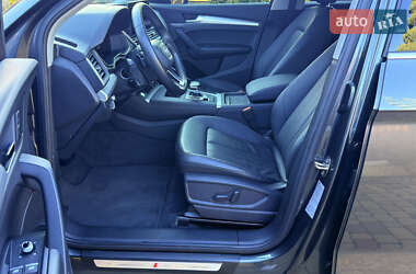 Внедорожник / Кроссовер Audi Q5 2022 в 
