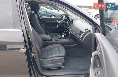 Внедорожник / Кроссовер Audi Q5 2021 в 
