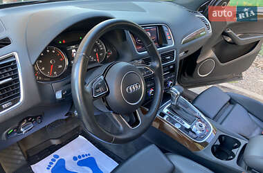 Внедорожник / Кроссовер Audi Q5 2016 в 