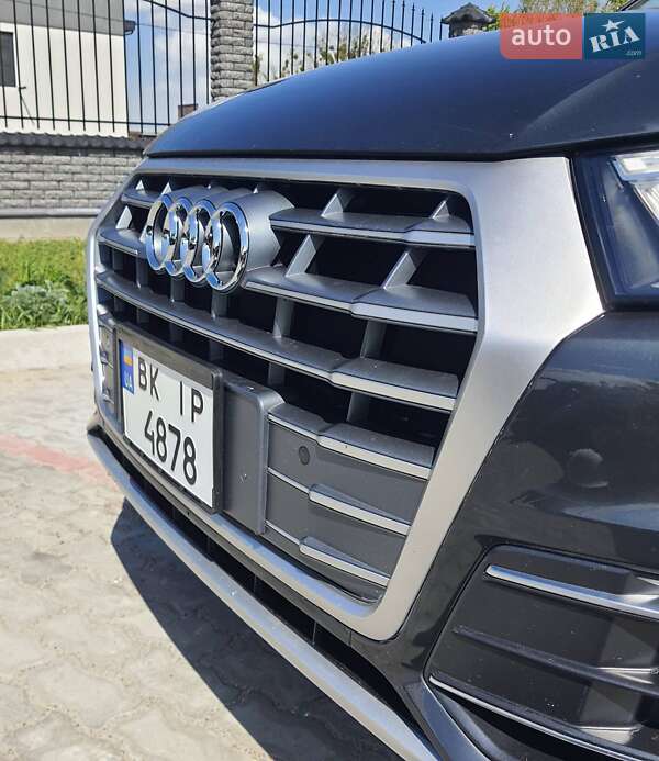 Внедорожник / Кроссовер Audi Q5 2018 в Костополе