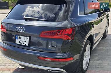 Позашляховик / Кросовер Audi Q5 2018 в 