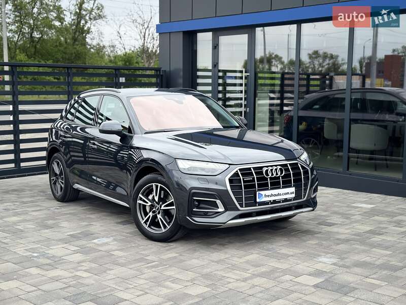 Внедорожник / Кроссовер Audi Q5 2021 в 