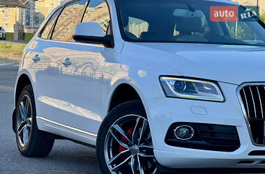 Позашляховик / Кросовер Audi Q5 2012 в 