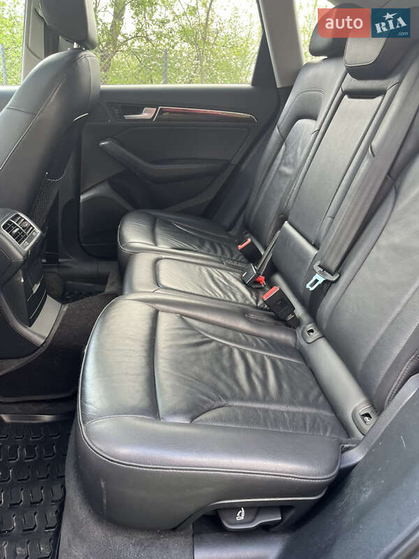 Внедорожник / Кроссовер Audi Q5 2015 в Городке