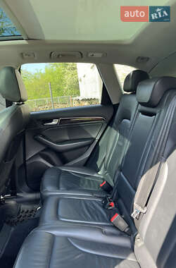 Внедорожник / Кроссовер Audi Q5 2015 в 
