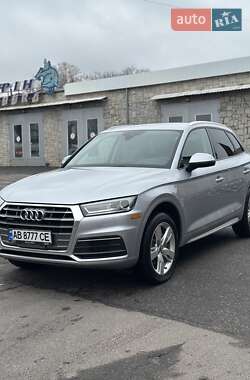 Внедорожник / Кроссовер Audi Q5 2017 в 
