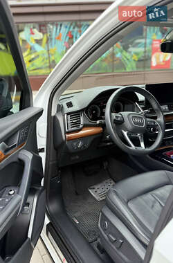Внедорожник / Кроссовер Audi Q5 2022 в 