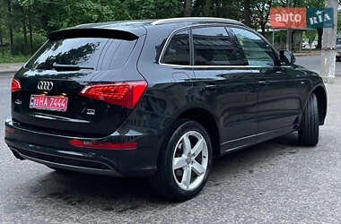 Внедорожник / Кроссовер Audi Q5 2011 в 
