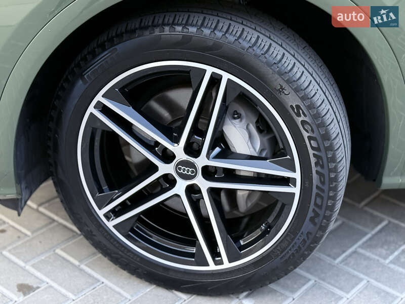Внедорожник / Кроссовер Audi Q5 2021 в Одессе