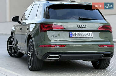 Позашляховик / Кросовер Audi Q5 2021 в 