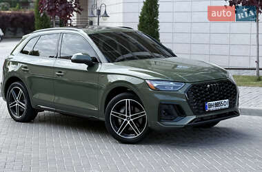 Позашляховик / Кросовер Audi Q5 2021 в 