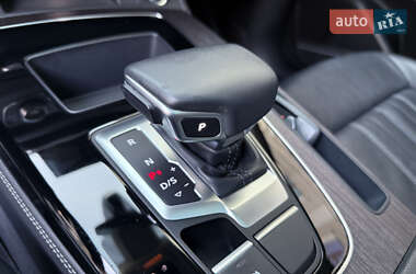 Позашляховик / Кросовер Audi Q5 2021 в 