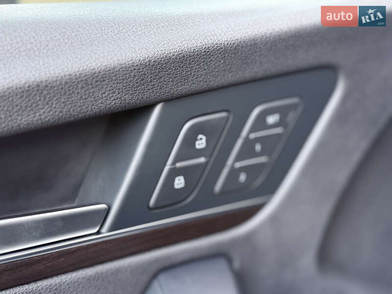 Внедорожник / Кроссовер Audi Q5 2021 в Одессе