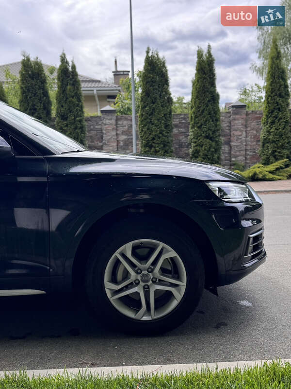 Позашляховик / Кросовер Audi Q5 2017 в Києві