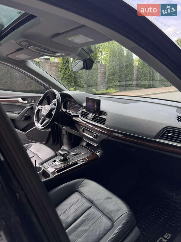 Позашляховик / Кросовер Audi Q5 2017 в Києві