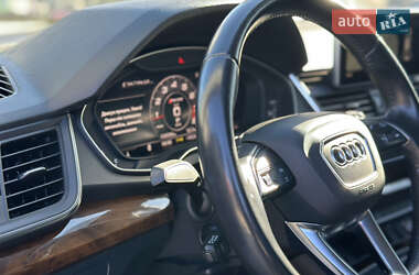 Внедорожник / Кроссовер Audi Q5 2017 в 