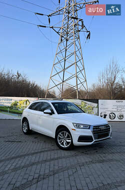 Внедорожник / Кроссовер Audi Q5 2020 в 