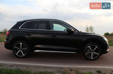 Позашляховик / Кросовер Audi Q5 2021 в 