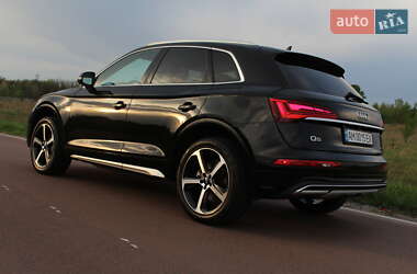 Позашляховик / Кросовер Audi Q5 2021 в 