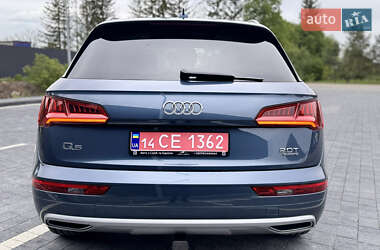 Внедорожник / Кроссовер Audi Q5 2018 в 