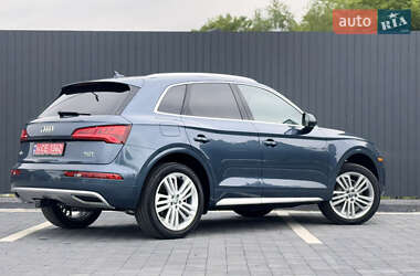 Внедорожник / Кроссовер Audi Q5 2018 в 