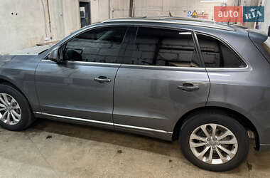 Позашляховик / Кросовер Audi Q5 2015 в 