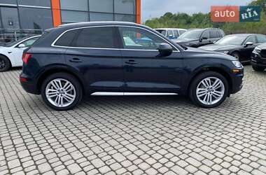 Внедорожник / Кроссовер Audi Q5 2018 в 