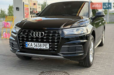 Внедорожник / Кроссовер Audi Q5 2017 в 