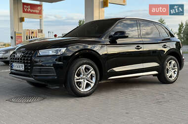 Внедорожник / Кроссовер Audi Q5 2017 в 