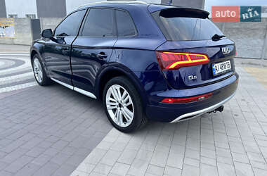 Внедорожник / Кроссовер Audi Q5 2018 в 