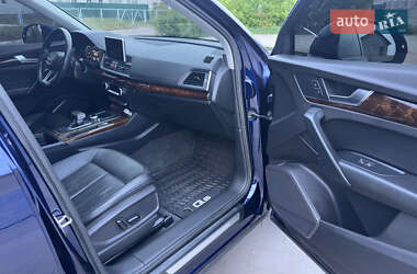Внедорожник / Кроссовер Audi Q5 2018 в 