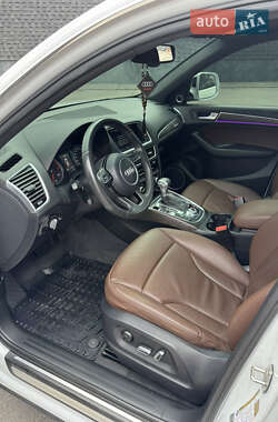 Внедорожник / Кроссовер Audi Q5 2015 в 