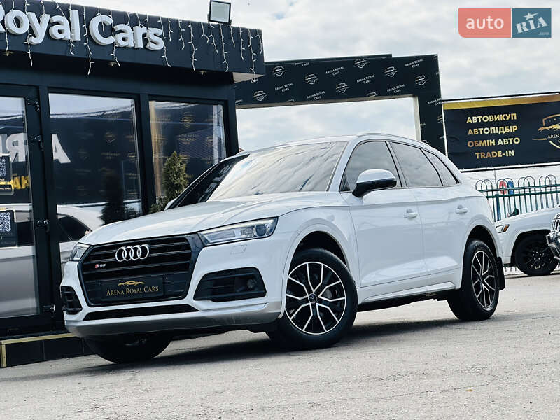Внедорожник / Кроссовер Audi Q5 2018 в 