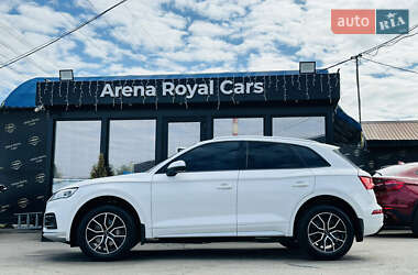 Внедорожник / Кроссовер Audi Q5 2018 в 