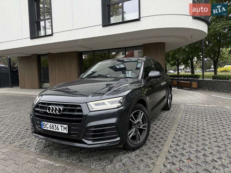 Внедорожник / Кроссовер Audi Q5 2017 в 