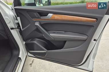 Внедорожник / Кроссовер Audi Q5 2022 в 