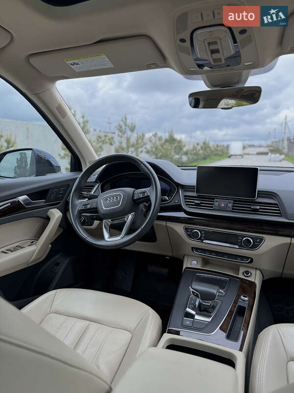Позашляховик / Кросовер Audi Q5 2017 в Рівному