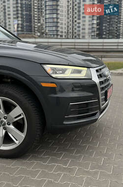 Внедорожник / Кроссовер Audi Q5 2018 в 