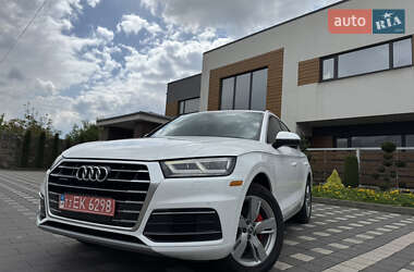Позашляховик / Кросовер Audi Q5 2018 в 