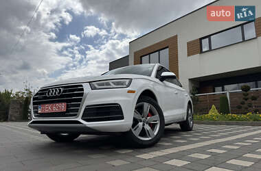Позашляховик / Кросовер Audi Q5 2018 в 