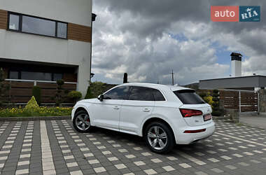 Позашляховик / Кросовер Audi Q5 2018 в 