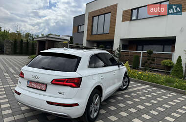 Позашляховик / Кросовер Audi Q5 2018 в 