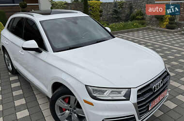 Позашляховик / Кросовер Audi Q5 2018 в 