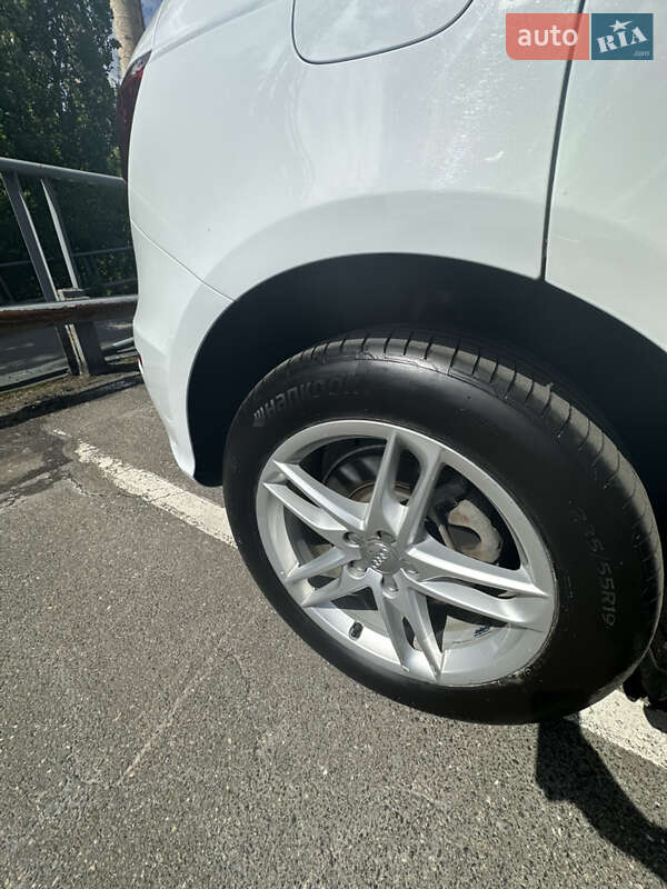 Внедорожник / Кроссовер Audi Q5 2016 в Киеве