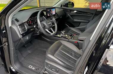 Позашляховик / Кросовер Audi Q5 2021 в 