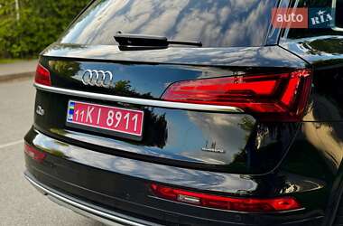 Позашляховик / Кросовер Audi Q5 2021 в 