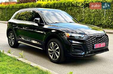 Позашляховик / Кросовер Audi Q5 2021 в 