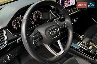 Позашляховик / Кросовер Audi Q5 2021 в 