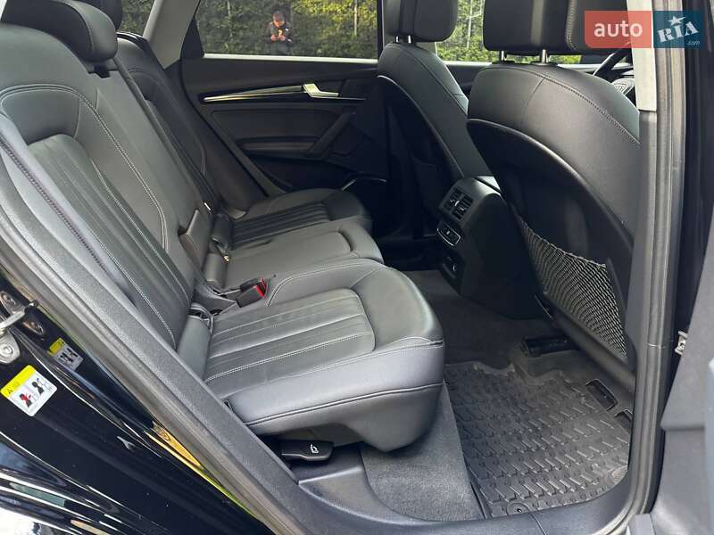 Внедорожник / Кроссовер Audi Q5 2021 в Киеве