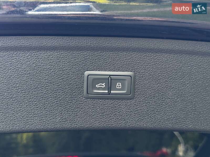 Внедорожник / Кроссовер Audi Q5 2021 в Киеве